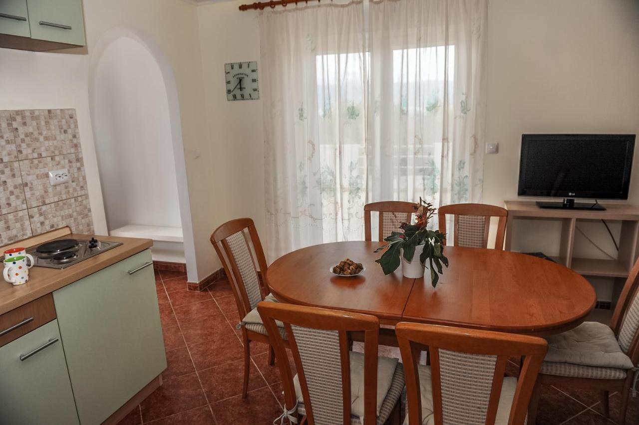 Apartments By The Sea Slatine, Ciovo - 15504 Esterno foto